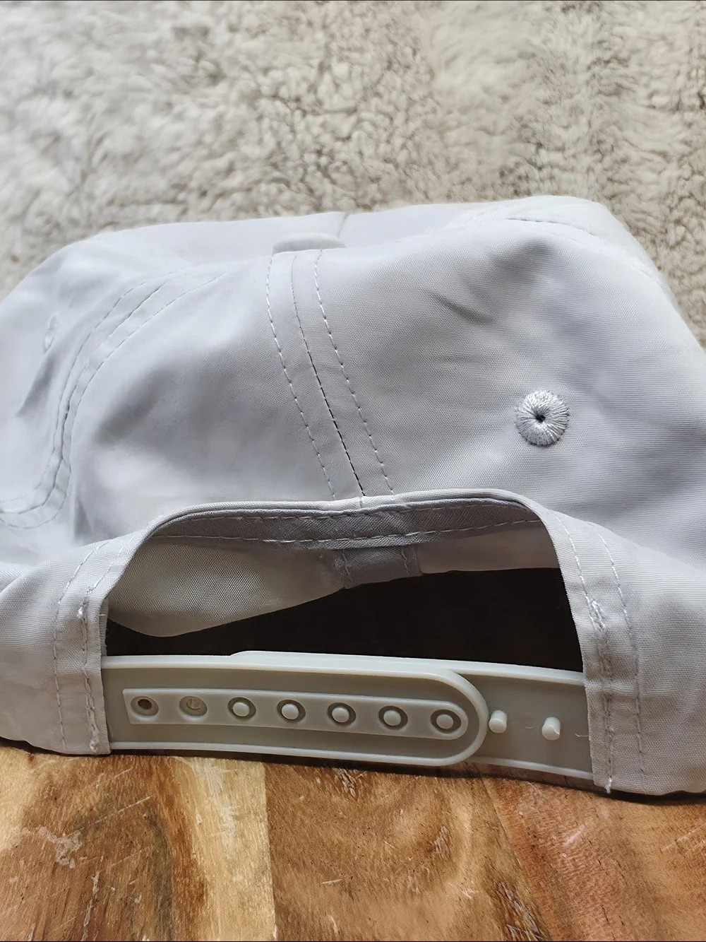 White Buffalo Patch Snapback Hat - Unbranded - Picture 4 of 5
